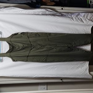 Old Navy Olive green jumper large. NWT